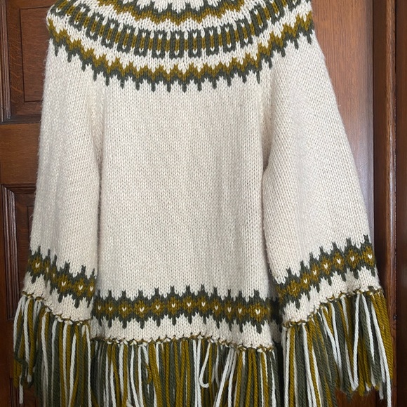 Vintage Hand Knit Chunky Wool
Fringe Poncho Sweater Hippie
Boho Cozy 60s70s - Picture 8 of 8